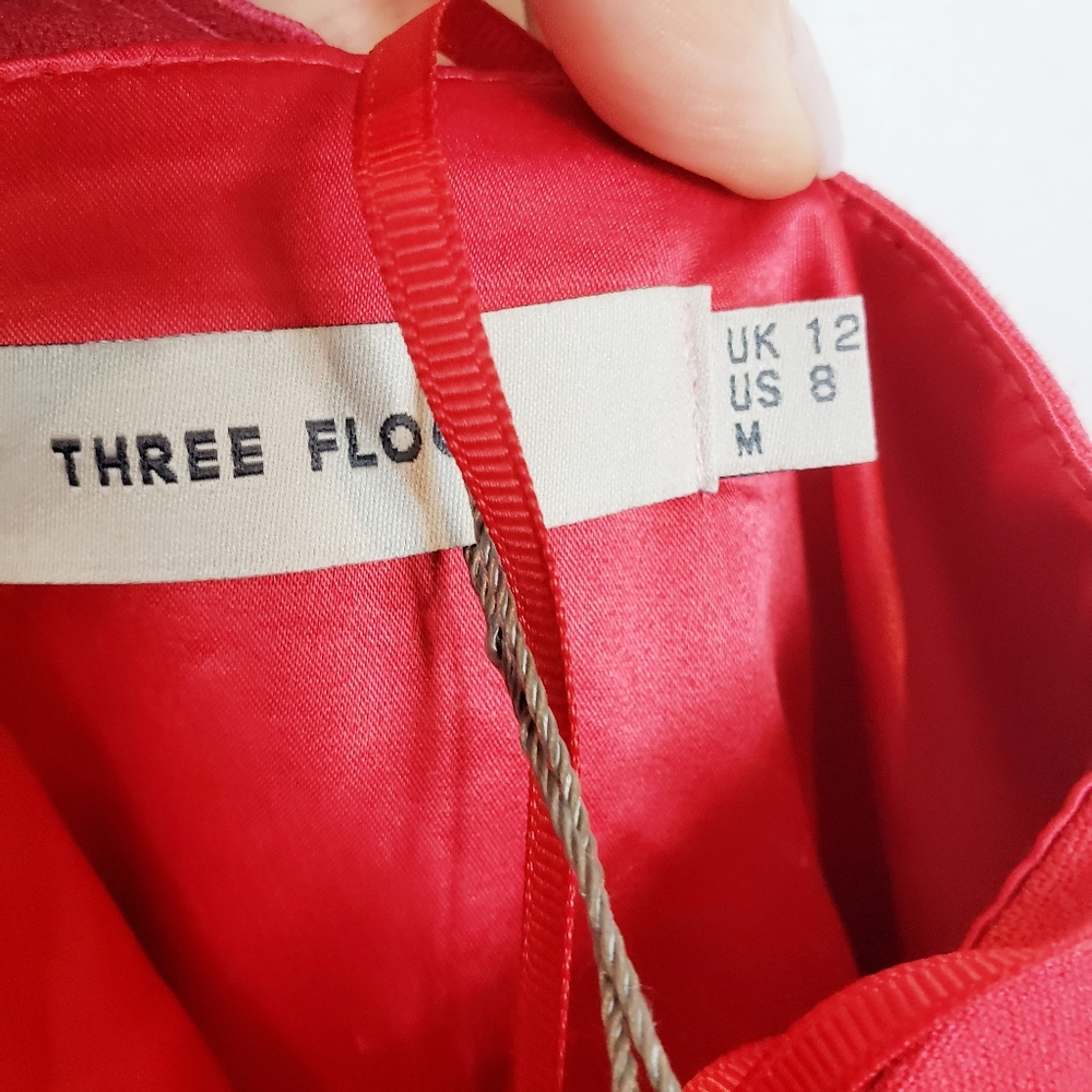 🆕️ Three Floor Look see cut out sides dres - Picture 7 of 8